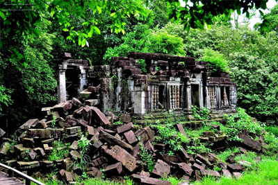 2 Days private tour discover Angkor Wat, Beng Mealea Temple and Floating Village